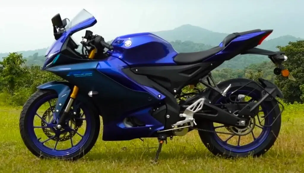 Yamaha R15 के 5,479 एमी घर लेने वाले एमी प्लान ने बाजार को हिला दिया है।