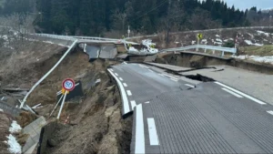 Japan Earthquake:जापान में भूकंप के 21 झटकों ने तबाही मचा दी, 34 हजार घर अंधेरे में डूबे, सुनामी का खतरा अब भी है